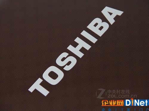 此前，東芝已經十分接近將芯片業務賣給由SK海力士、日本和美國三國財團聯手的一個財團，但是由于SK海力士在市場中的地位，一旦成功收購東芝業務很可能面對反壟斷機構的制裁。SK海力士希望通過可轉換債券的形式向該財團提供資助，借此獲得東芝存儲芯片業務的股權。