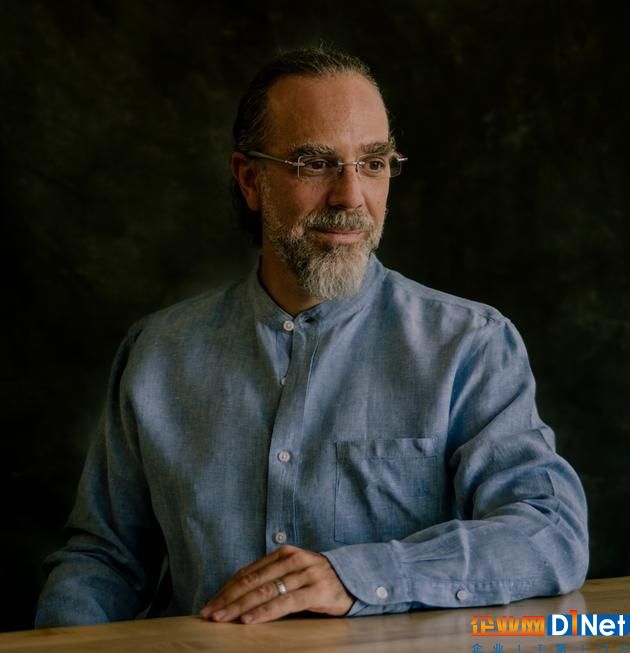 Astro Teller，谷歌登月計劃的“船長”，負責Google X，氫彈之父愛德華·泰勒的后代(Justin Kaneps)