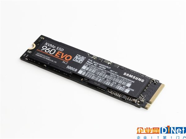 AMD 16核撕裂者配NVMe SSD RAID：輕松飆上6GB/s