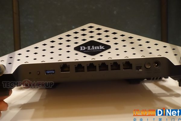 D-Link展示全新802.11ax旗艦路由器：11Gbps保你用十年